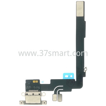iPhone 16 Pro Max Flex USB Charging Natürliches Titan